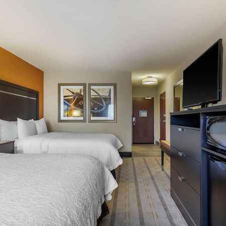 Hampton Inn And Suites Columbus, Ms מראה חיצוני תמונה