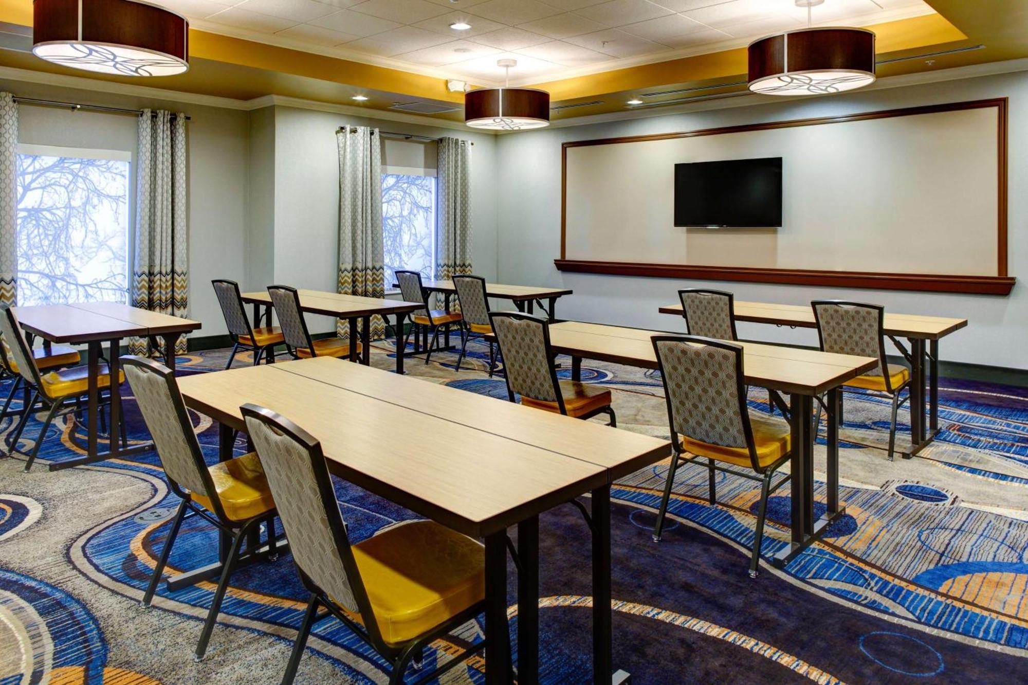 Hampton Inn And Suites Columbus, Ms מראה חיצוני תמונה