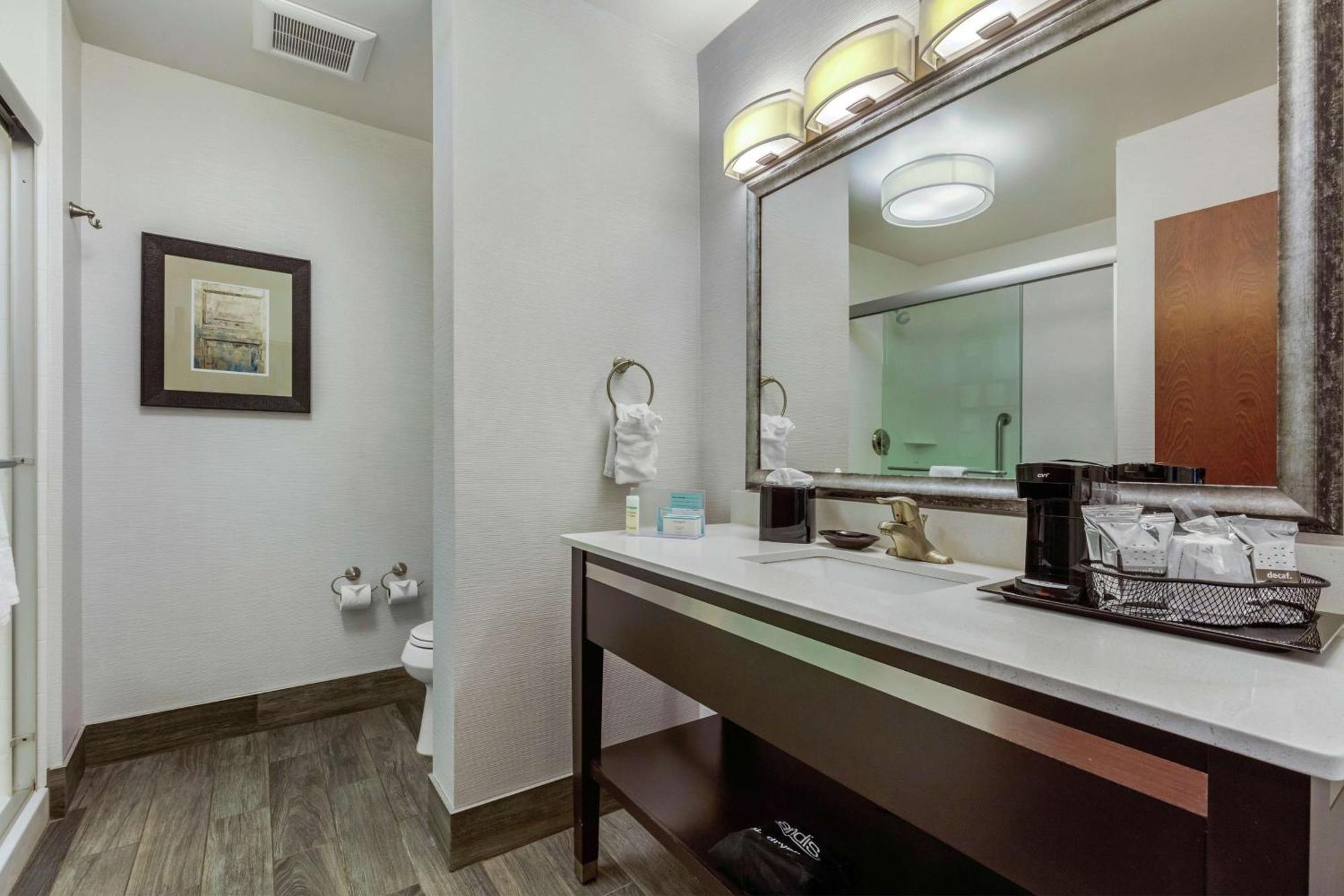 Hampton Inn And Suites Columbus, Ms מראה חיצוני תמונה